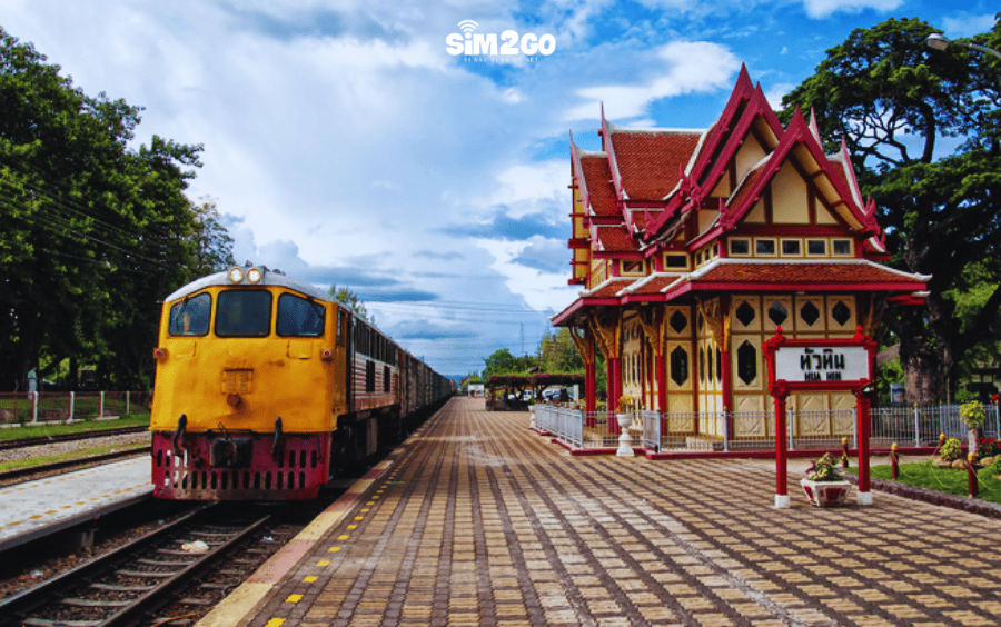 tram-ga-tau-hua-hin-la-mot-trong-nhung-ga-tau-dep-nhat-thai-lan