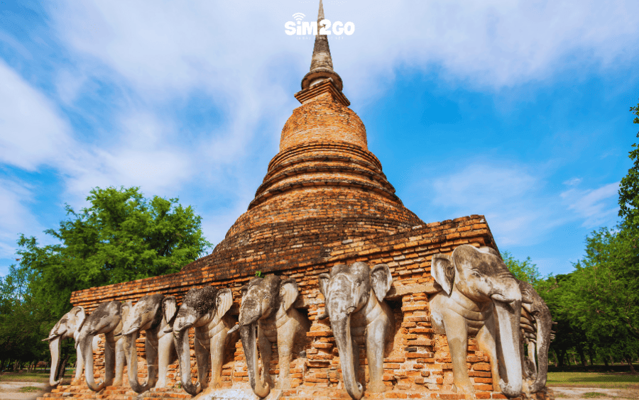 wat-sorasak-duoc-xay-dung-vao-cuoi-de-che-sukhothai